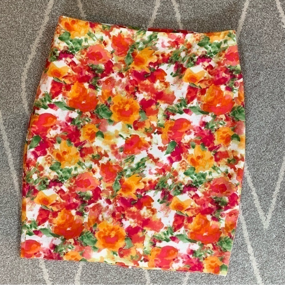 Forever 21 Essentials Hot Pink and Orange Floral Pencil Skirt